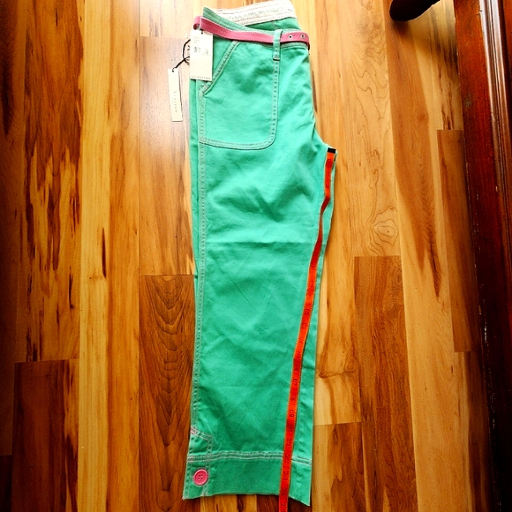 New Cropped Pants, green pink Vertigo Paris.size 8. NWT.